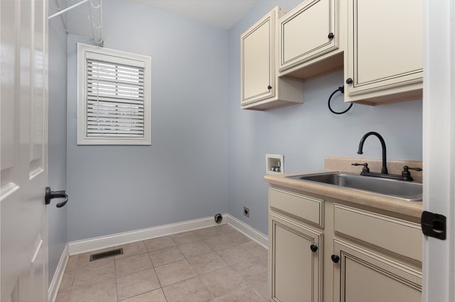 1094 Drakes Cove Rd, S, Adams, TN 37010