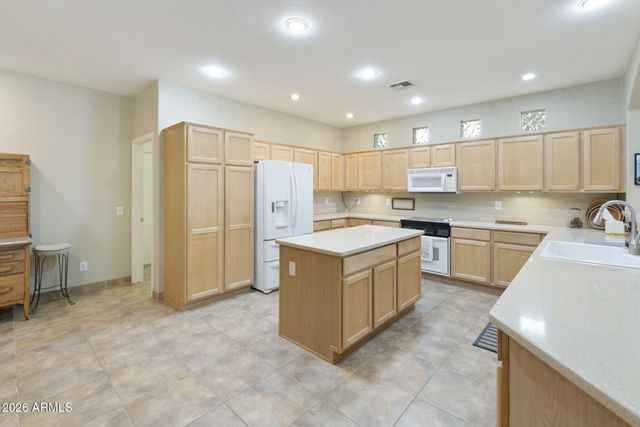 9327 E ARROWVALE Drive, Sun Lakes, AZ 85248