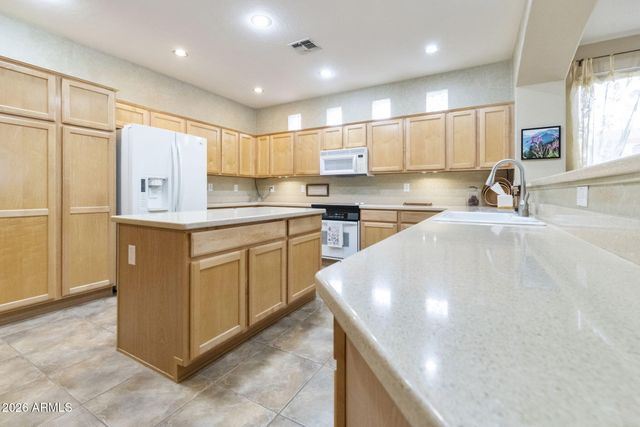 9327 E ARROWVALE Drive, Sun Lakes, AZ 85248