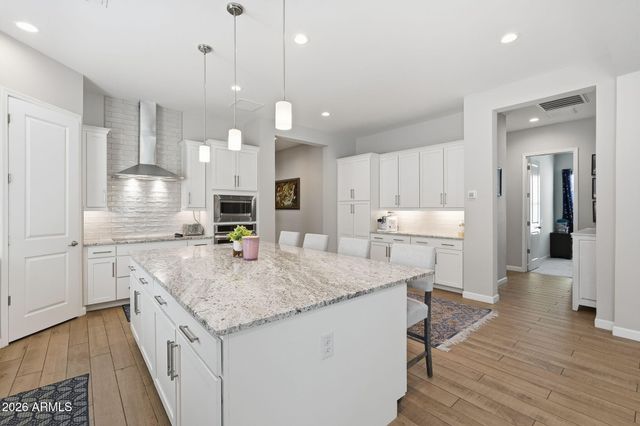 6620 E LIBBY Street, Phoenix, AZ 85054