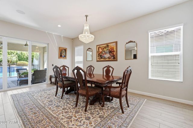 6620 E LIBBY Street, Phoenix, AZ 85054