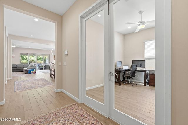 6620 E LIBBY Street, Phoenix, AZ 85054
