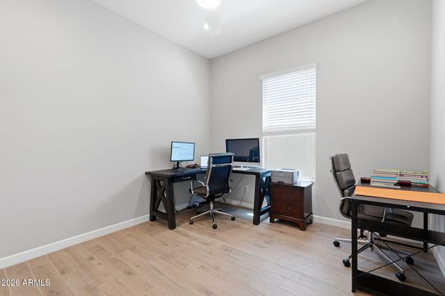 6620 E LIBBY Street, Phoenix, AZ 85054