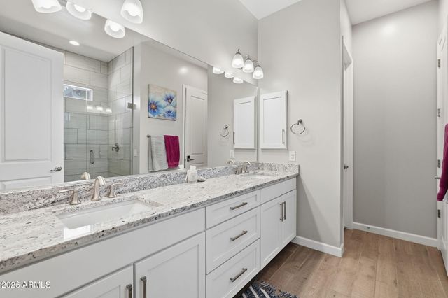 6620 E LIBBY Street, Phoenix, AZ 85054