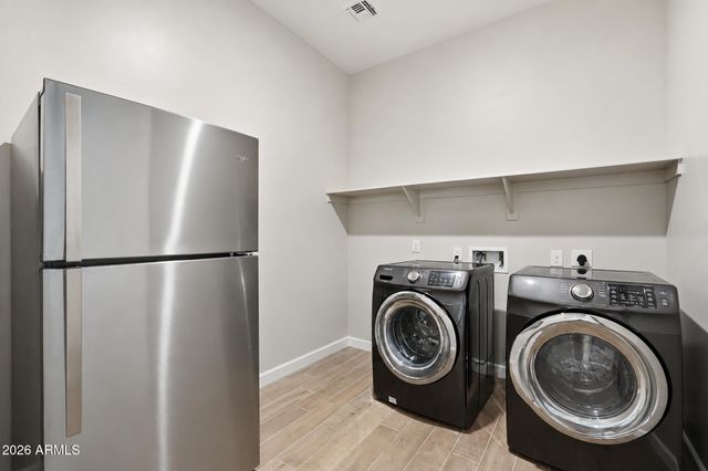 6620 E LIBBY Street, Phoenix, AZ 85054