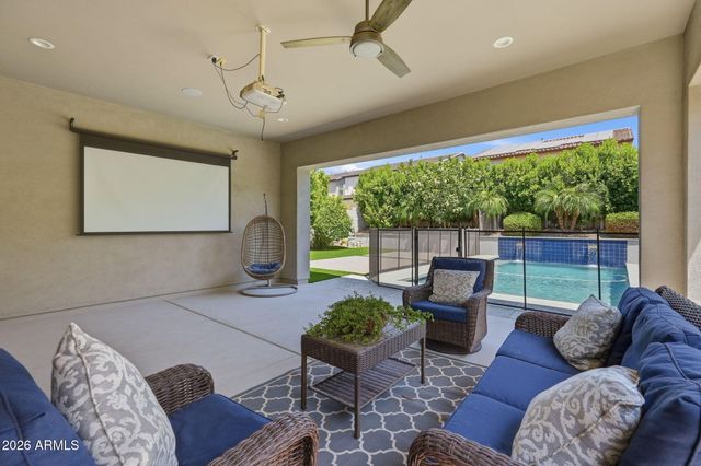 6620 E LIBBY Street, Phoenix, AZ 85054