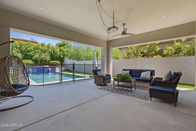 6620 E LIBBY Street, Phoenix, AZ 85054