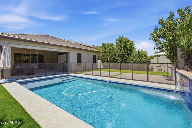 6620 E LIBBY Street, Phoenix, AZ 85054