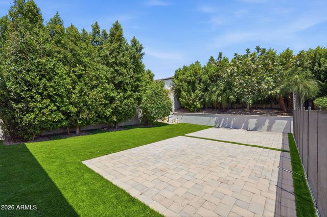 6620 E LIBBY Street, Phoenix, AZ 85054