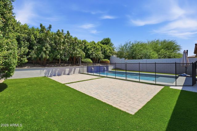6620 E LIBBY Street, Phoenix, AZ 85054