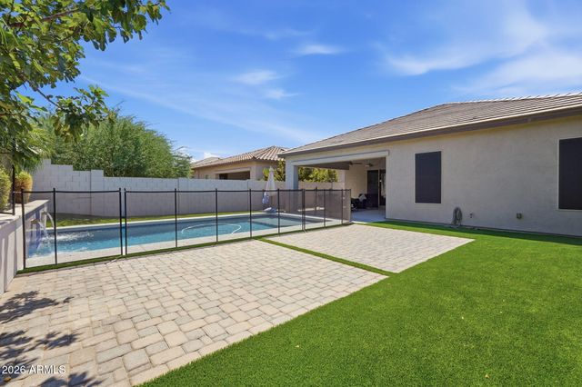 6620 E LIBBY Street, Phoenix, AZ 85054