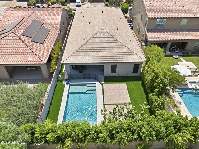 6620 E LIBBY Street, Phoenix, AZ 85054