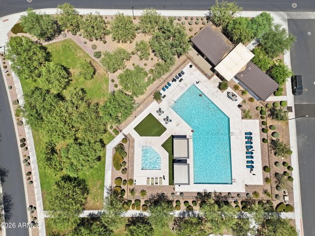 6620 E LIBBY Street, Phoenix, AZ 85054