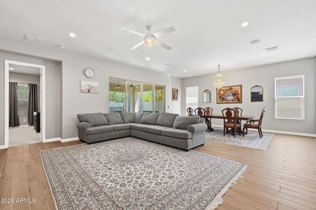 6620 E LIBBY Street, Phoenix, AZ 85054