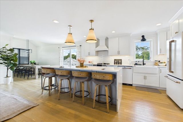 6 Karas Way, Plymouth, MA 02360