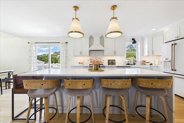 6 Karas Way, Plymouth, MA 02360