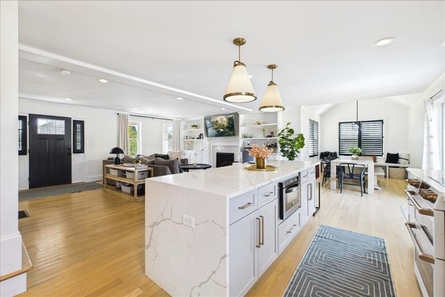 6 Karas Way, Plymouth, MA 02360