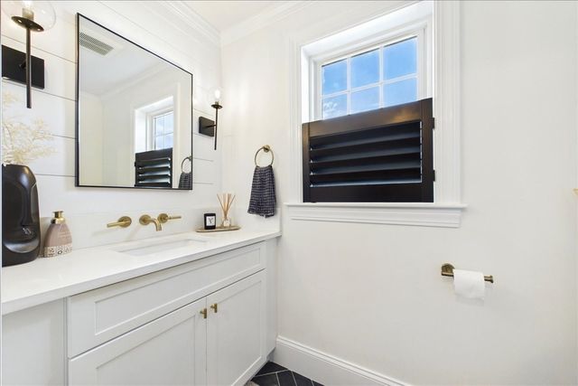 6 Karas Way, Plymouth, MA 02360