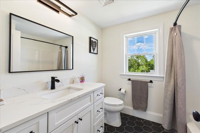 6 Karas Way, Plymouth, MA 02360