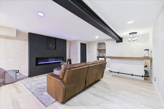 6 Karas Way, Plymouth, MA 02360