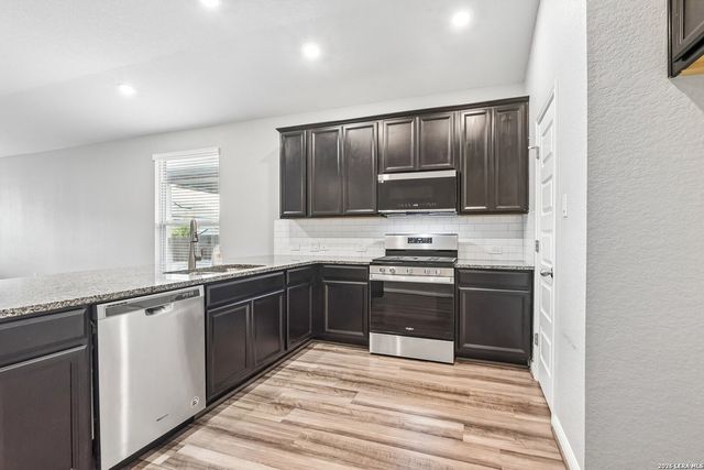 4927 RANAHAN PASS, St Hedwig, TX 78152