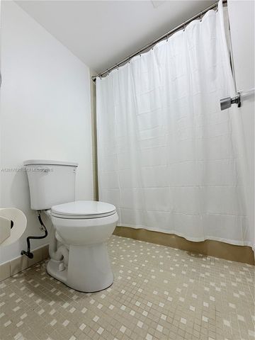 4020 W Palm Aire Dr 403, Pompano Beach, FL 33069