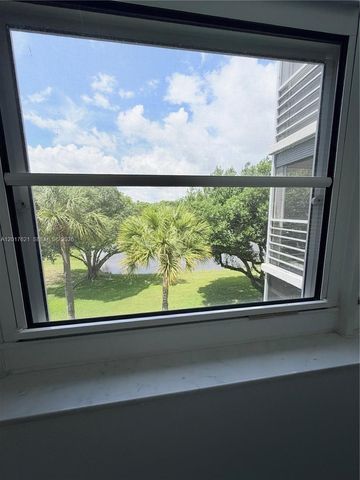 4020 W Palm Aire Dr 403, Pompano Beach, FL 33069