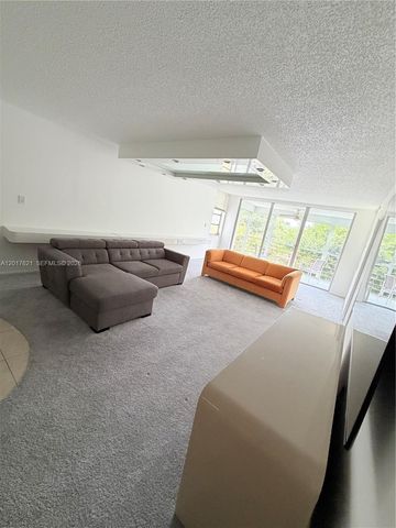 4020 W Palm Aire Dr 403, Pompano Beach, FL 33069