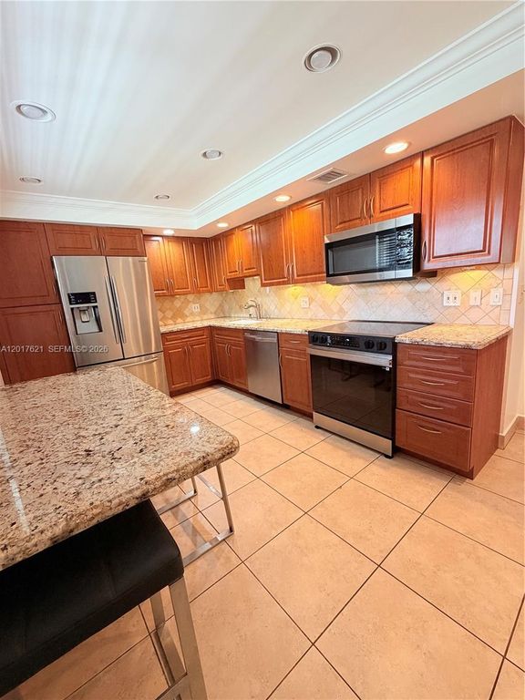 4020 W Palm Aire Dr 403, Pompano Beach, FL 33069