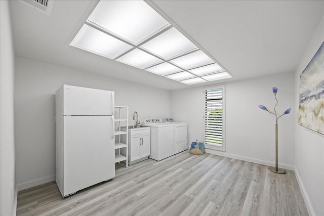 2900 SANDPIPER PLACE, Clearwater, FL 33762