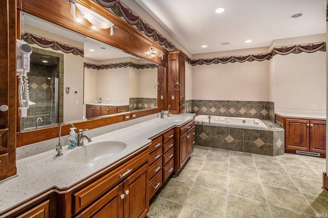 2777 6th Road, Bremen, IN 46506