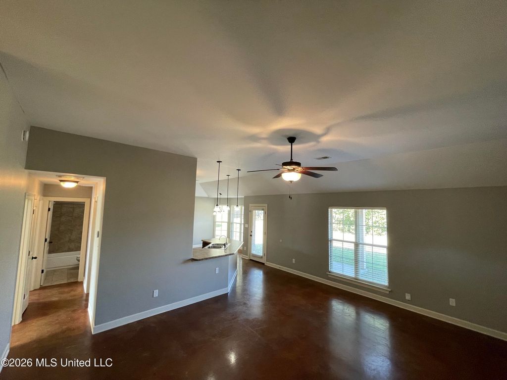 8723 Smith Ranch Drive, Southaven, MS 38671 — photo 2