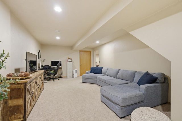 1121 FIELDVIEW DRIVE, Menasha, WI 54952