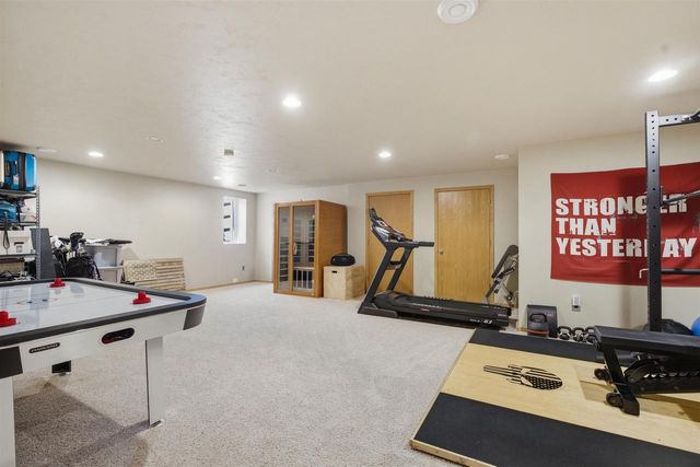 1121 FIELDVIEW DRIVE, Menasha, WI 54952