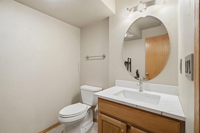 1121 FIELDVIEW DRIVE, Menasha, WI 54952