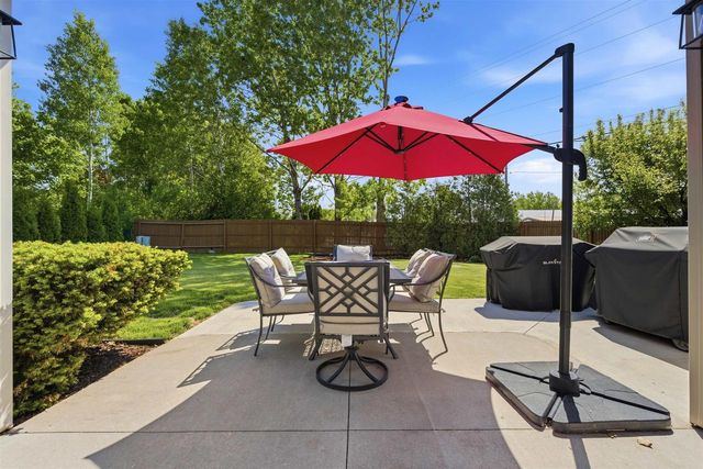 1121 FIELDVIEW DRIVE, Menasha, WI 54952