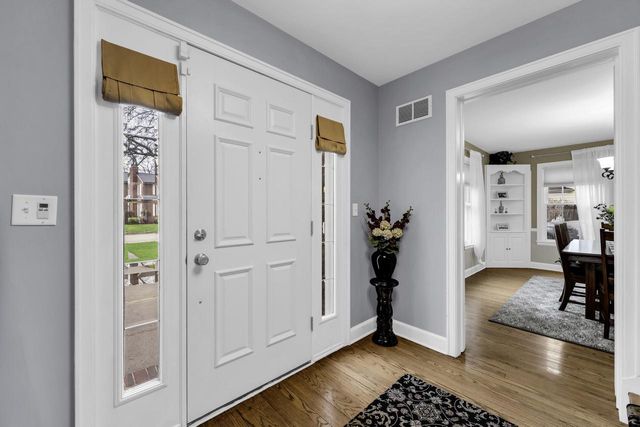 306 Vincennes CIRCLE, Racine, WI 53402