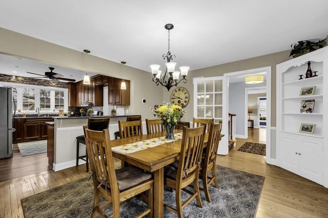 306 Vincennes CIRCLE, Racine, WI 53402