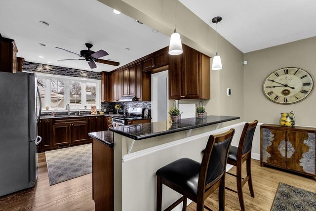 306 Vincennes CIRCLE, Racine, WI 53402