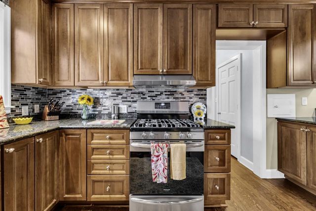 306 Vincennes CIRCLE, Racine, WI 53402