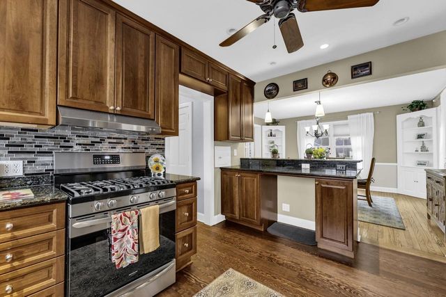 306 Vincennes CIRCLE, Racine, WI 53402