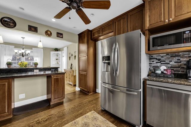 306 Vincennes CIRCLE, Racine, WI 53402