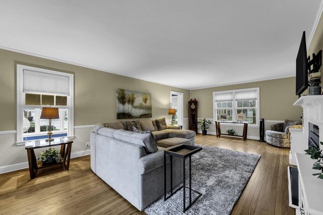 306 Vincennes CIRCLE, Racine, WI 53402