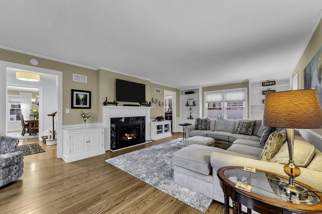 306 Vincennes CIRCLE, Racine, WI 53402