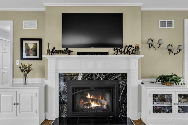 306 Vincennes CIRCLE, Racine, WI 53402