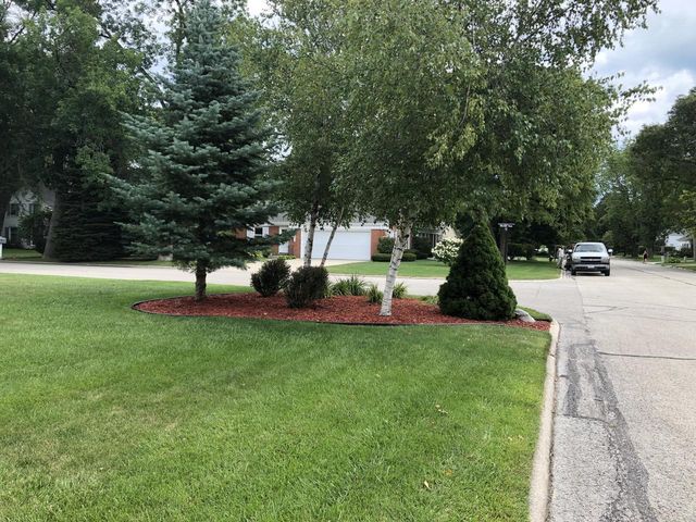306 Vincennes CIRCLE, Racine, WI 53402