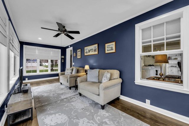 306 Vincennes CIRCLE, Racine, WI 53402