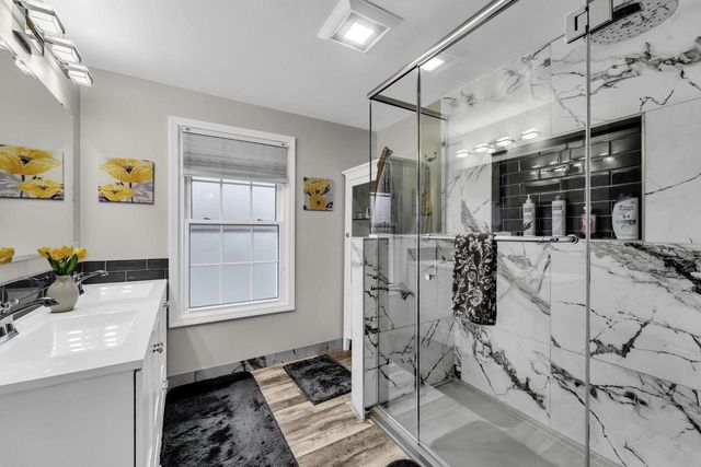306 Vincennes CIRCLE, Racine, WI 53402