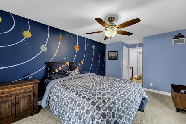 306 Vincennes CIRCLE, Racine, WI 53402
