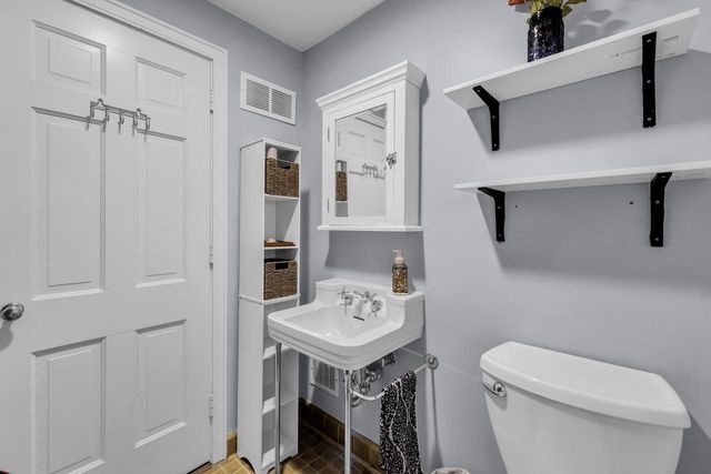 306 Vincennes CIRCLE, Racine, WI 53402